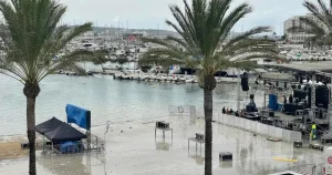 Mini-tsutnamis hit Ibiza flooding restaurants in San Antonio