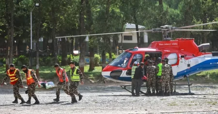 Fears of new floods rise in Nepal after rescue efforts suspended