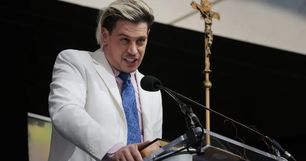 Fanatical Maga supporter Milo Yiannopoulos back in UK after deportation by ICE