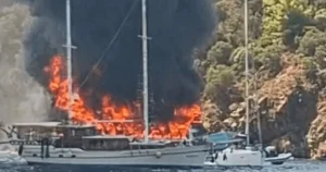 More than 100 people leap from blazing boat as fire engulfs children’s tour