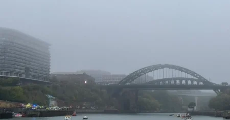 Divers search for teens trapped in car that plunged into ‘foggy’ River Wear by Wearmouth Bridge