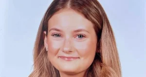 Young woman killed when her Fiat 500 ploughed into tree