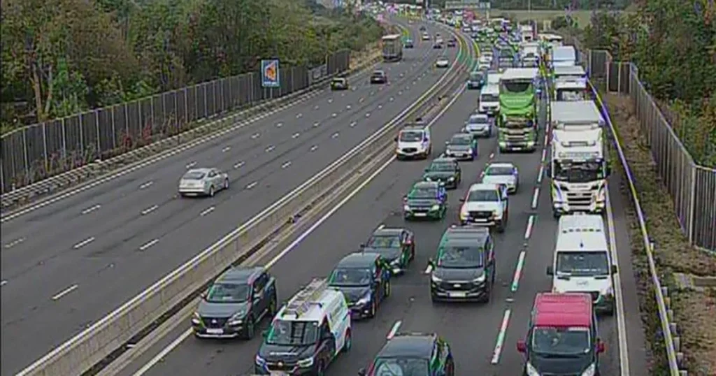 Major motorway closed at rush hour after serious crash