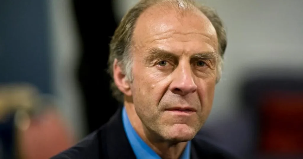 Sir Ranulph Fiennes’ family and friends call for investigation into his care