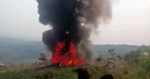 At least 13 killed after plane crashes in emergency landing near homes