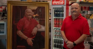 Royal painters immortalise business heroes saving British high streets