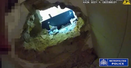 Gang jailed after being caught tunnelling in to jewellery shop