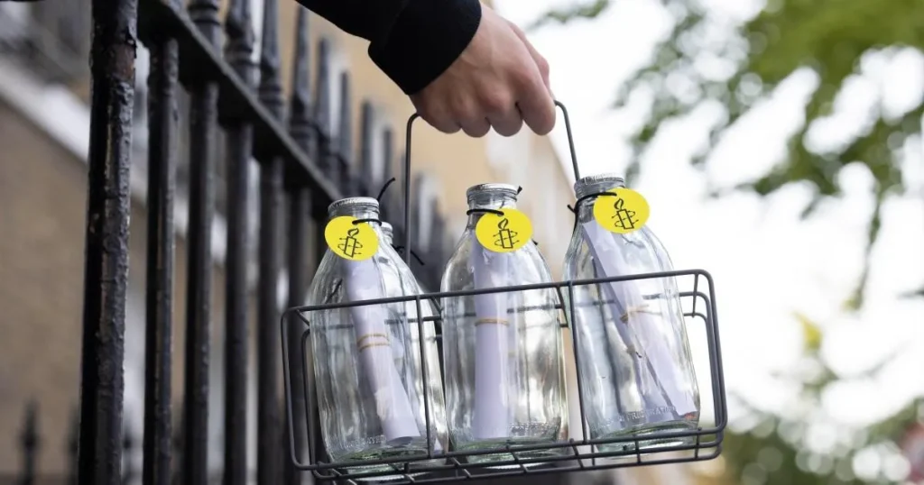 Heartrending letters left in milk bottles expose Britain’s food poverty crisis