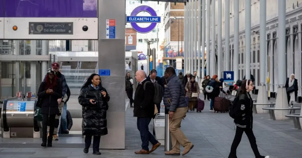 Major disruption on London Paddington route set to last most of the morning