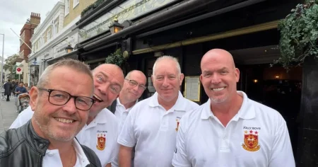 ‘Jolly Boys’ on ‘never-ending pub crawl’ visit their 200th boozer