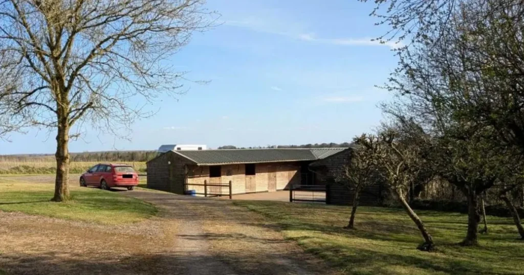 Man living in flat he ‘secretly’ built inside horse stable ordered to demolish it