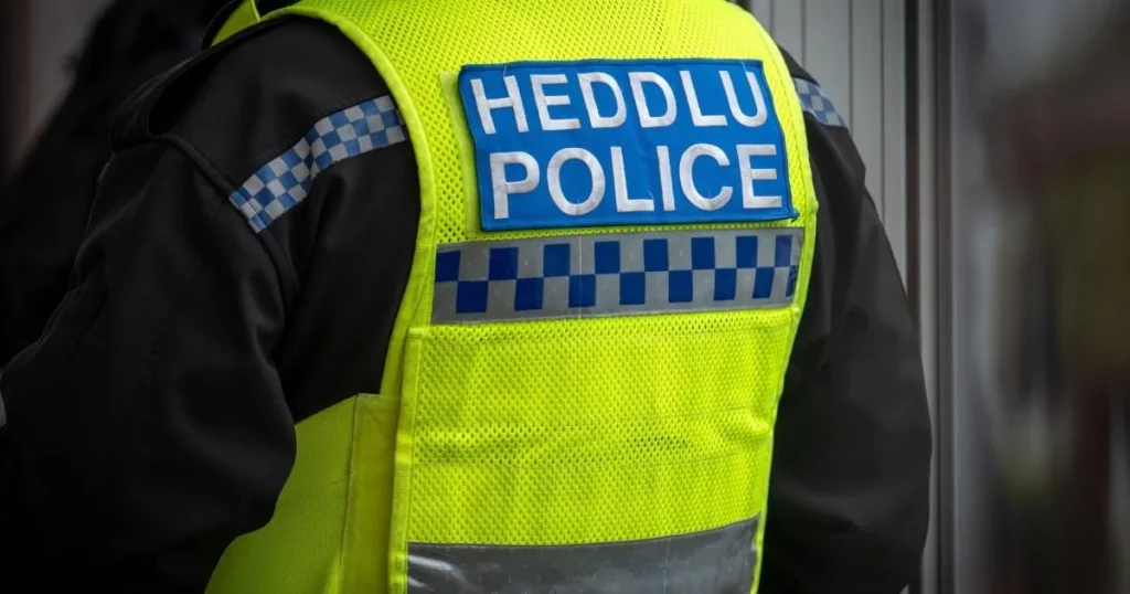 Police officer who sent vile racist messages saying Asian people ‘eat dogs’ quits