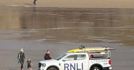 Dad ‘punched’ man who warned against entering sea with kids during Storm Austen