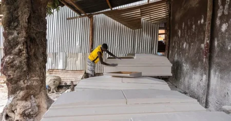 Nurse treating Ebola outbreak patients killed by machete-wielding mob