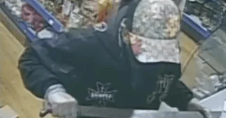 Shop worker ‘threatened by man brandishing giant machete’
